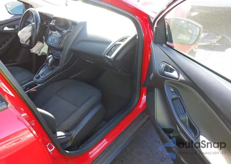 2015 Ford Focus Se z USA, uszkodzony, nr VIN 1FADP3F24FL355449